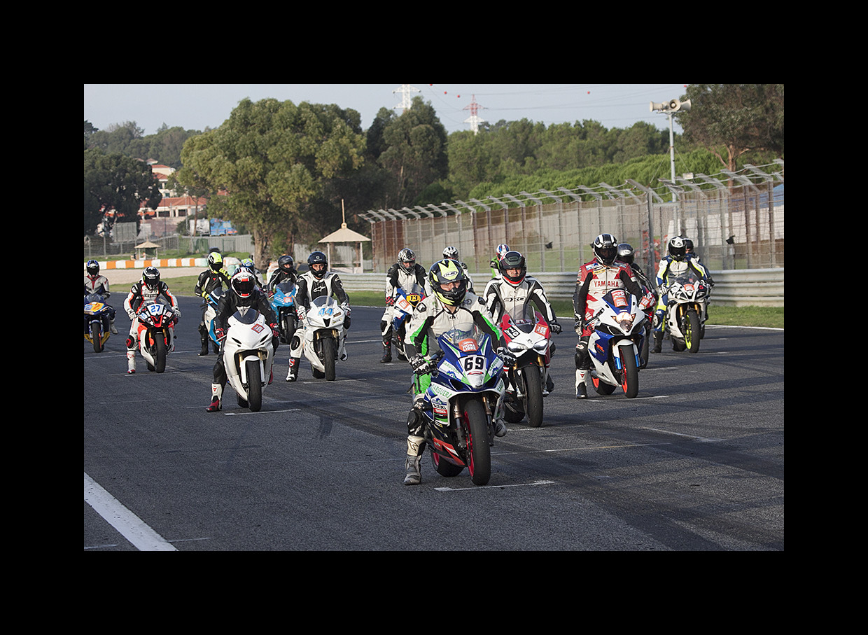 Track Day Motoval 25 e 26 Outubro 2014 Circuito do Estoril  - Pgina 6 SPQVQs