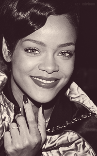 Rihanna Fenty MNzMG3