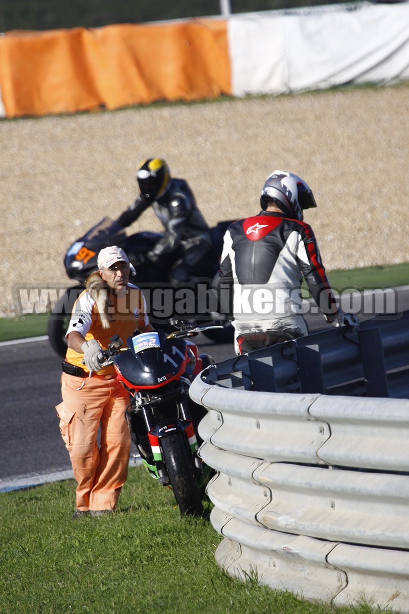 Track Day Motoval 25 e 26 Outubro 2014 Circuito do Estoril  - Pgina 8 OmT6kZ