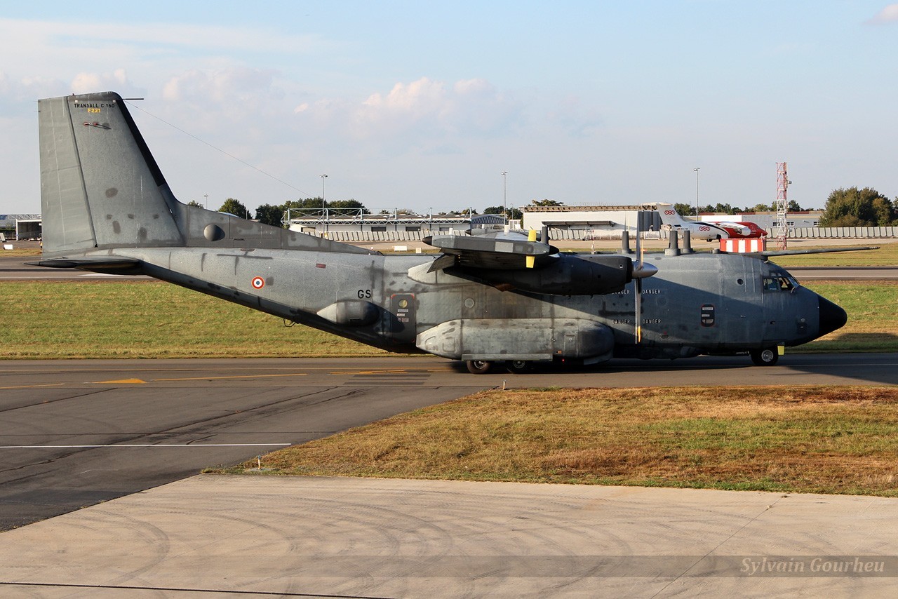 Transall C-160 Gabriel + Militaire & Divers le 30.09.4 - Page 2 HuP23f