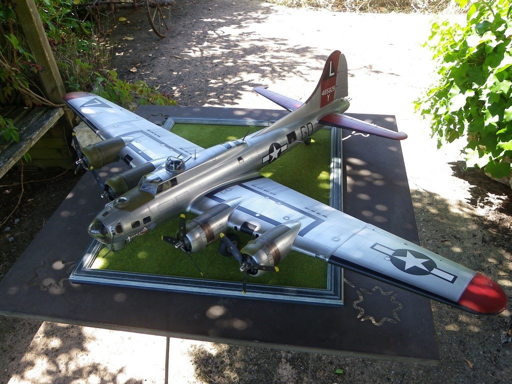 HK MODELS - BOEING B-17G - 1/32 1gMNzu