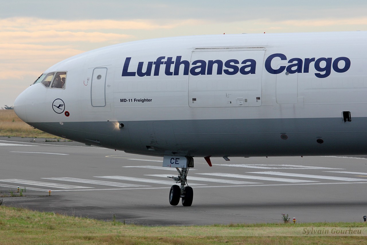 McDonnell Douglas MD-11F Lufthansa Cargo D-ALCE & Divers le 08.07.14 - Page 2 56zz