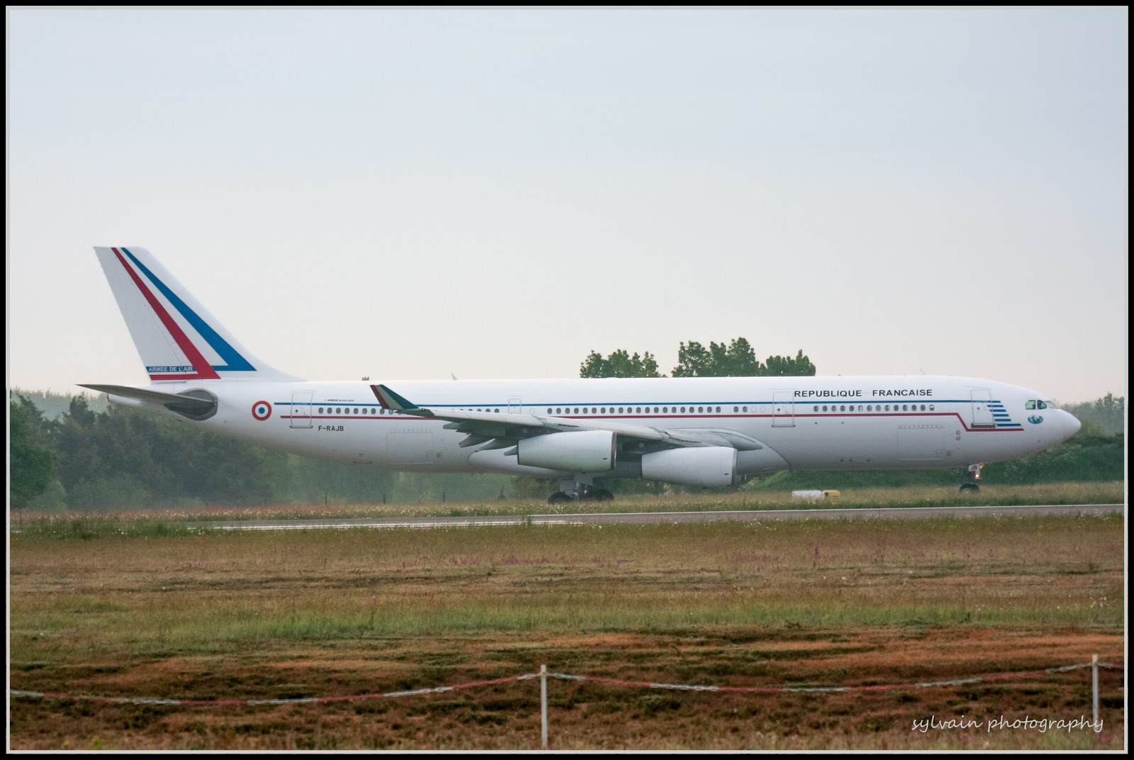 [21/04/2014] Airbus A340-212 (F-RAJB) Cotam R30q