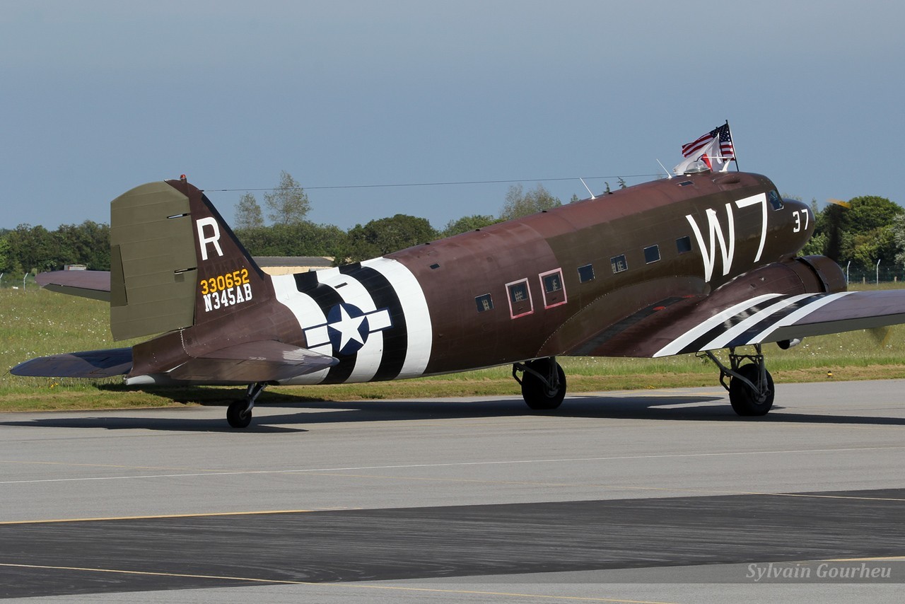 Douglas C-47A N345AB "W 7" à Rennes le 09 juin 2014 - Page 2 Wme7