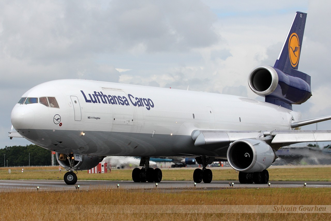 McDonnell Douglas MD-11F Lufthansa Cargo D-ALCE & Divers le 08.07.14 - Page 2 Dzm6