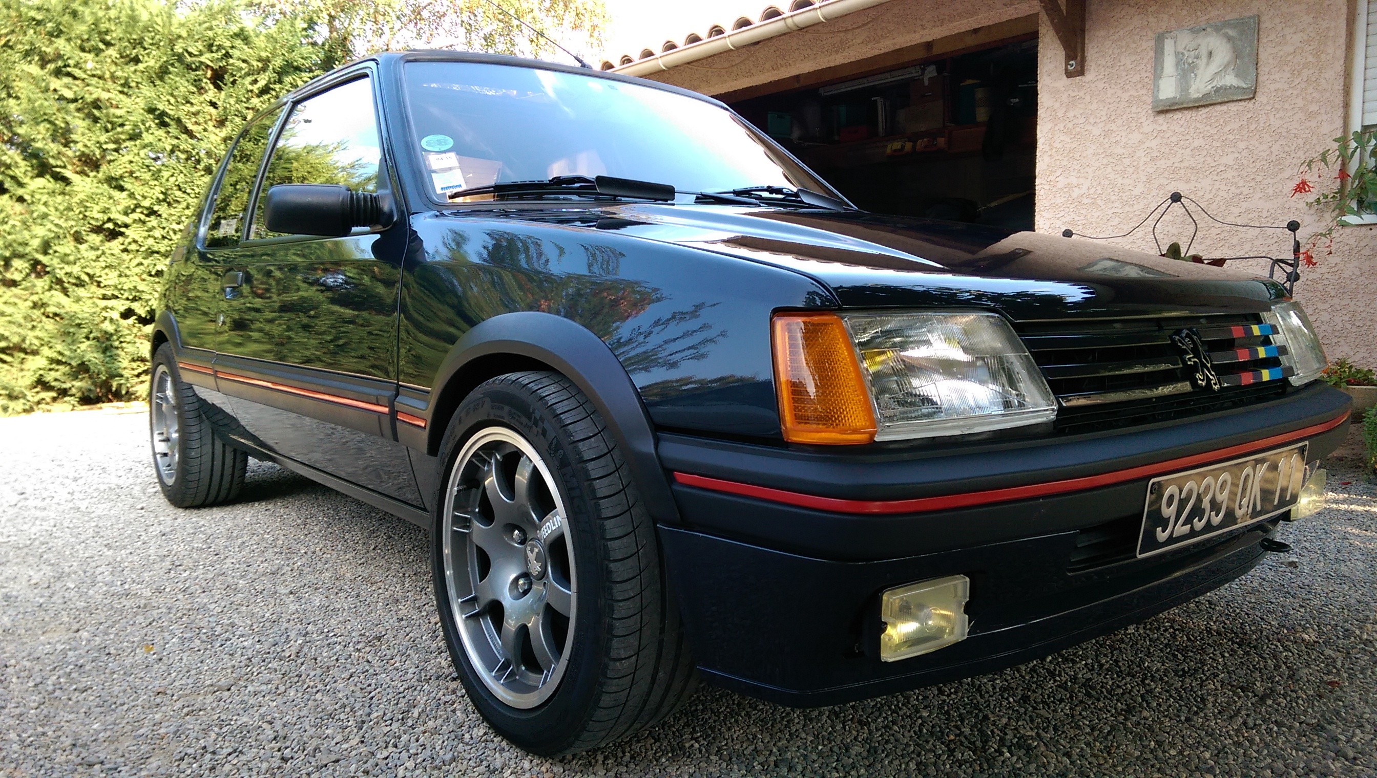 [toreto04] 205 GTI 1.6L - Gris Graphite - 1988 - Page 18 V8BAjz