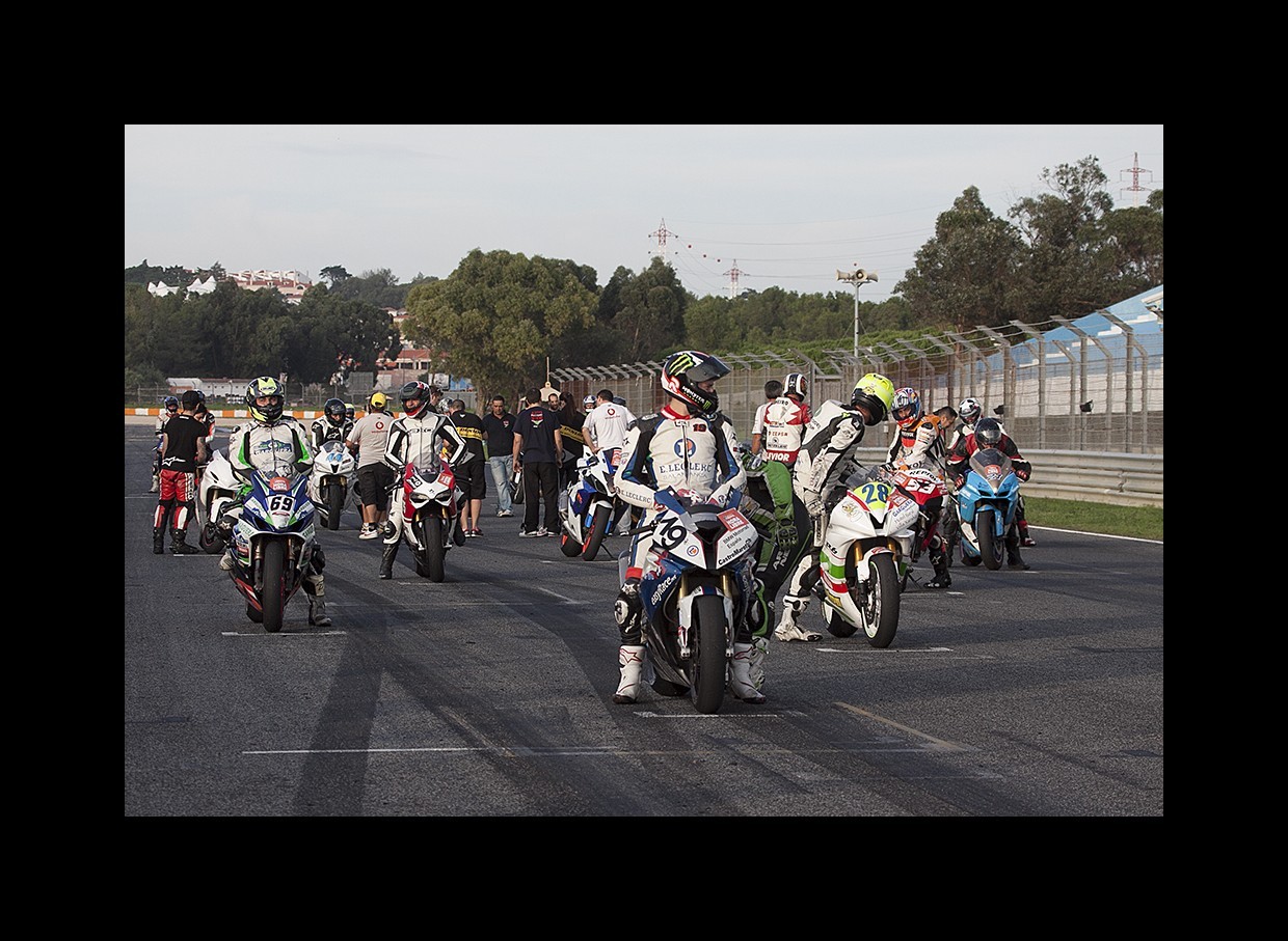 Track Day Motoval 25 e 26 Outubro 2014 Circuito do Estoril  - Pgina 7 31jNjv