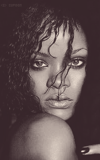 Rihanna Fenty Gqt97F