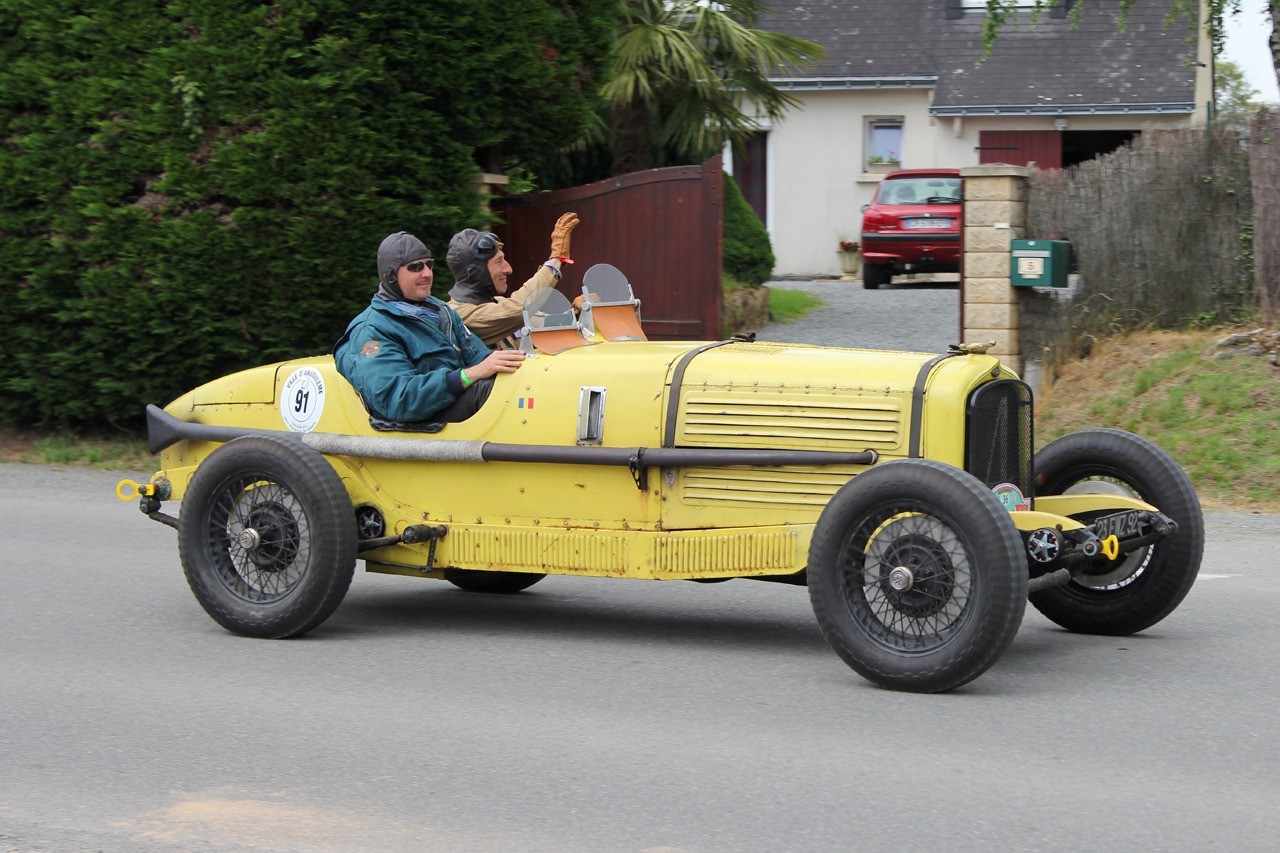 35 ème Tour de Bretagne des véhicules anciens 2015 T87NMr