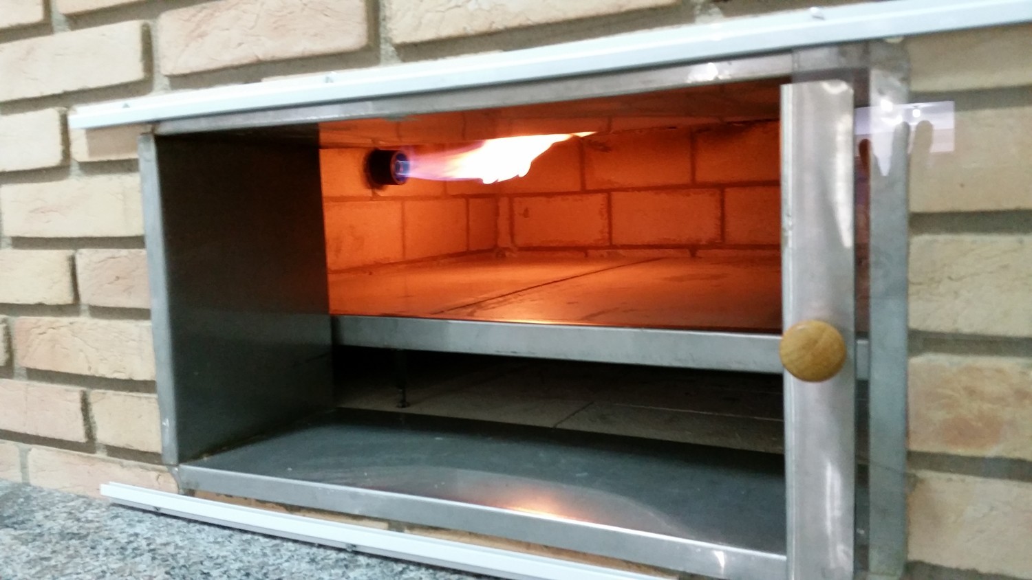 Mais um Forno Las Lenhas do Cheff Hassin construído em Salvador e pizzas sensacionais feitos neste forno! Ps7M8t