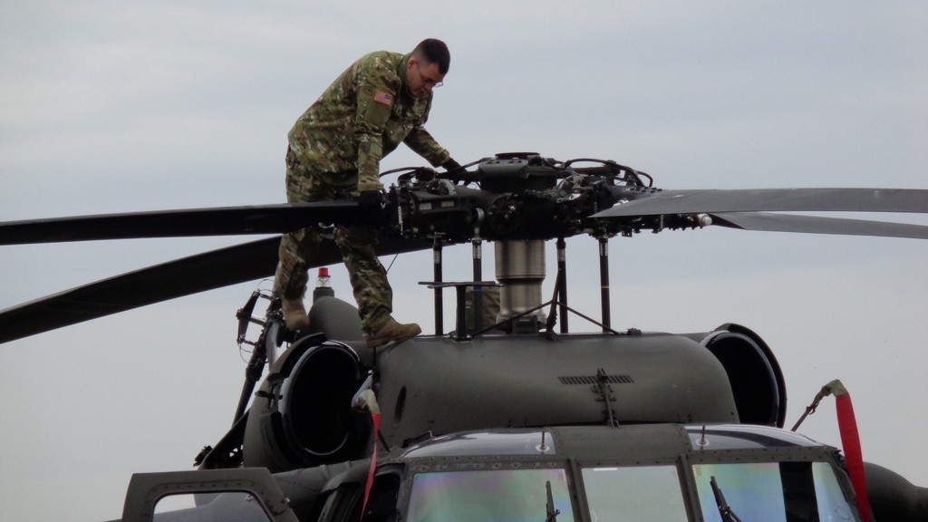 2 Blackhawk US aujourd'hui à Toulouse W6ycvH