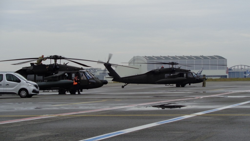 2 Blackhawk US aujourd'hui à Toulouse A0dE3m