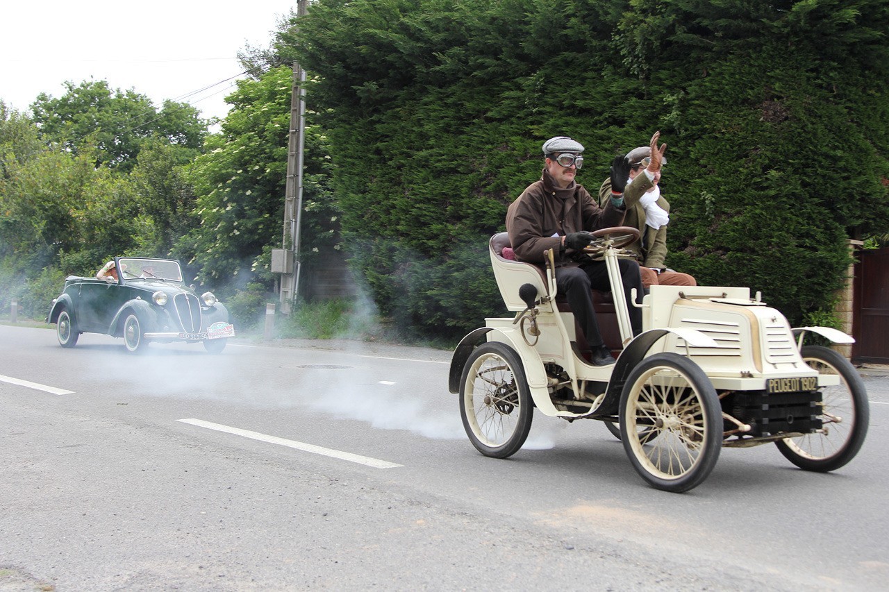 35 ème Tour de Bretagne des véhicules anciens 2015 13Vadg