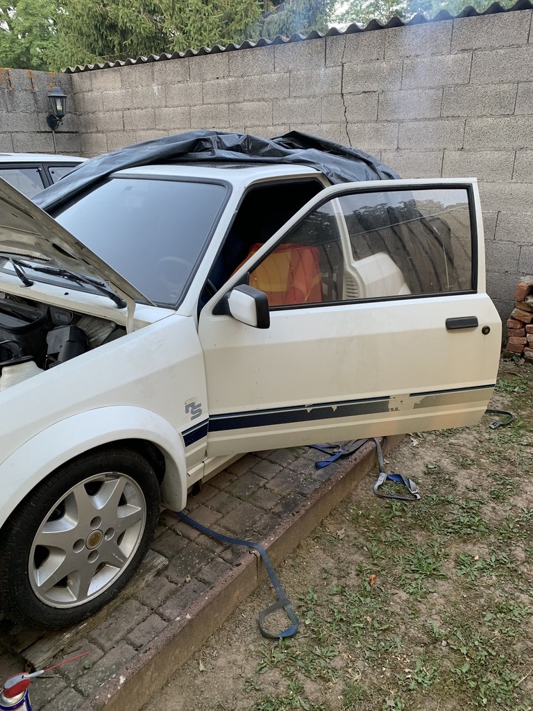 Sortie de mon Escort RS1 pour restauration 00SeJg