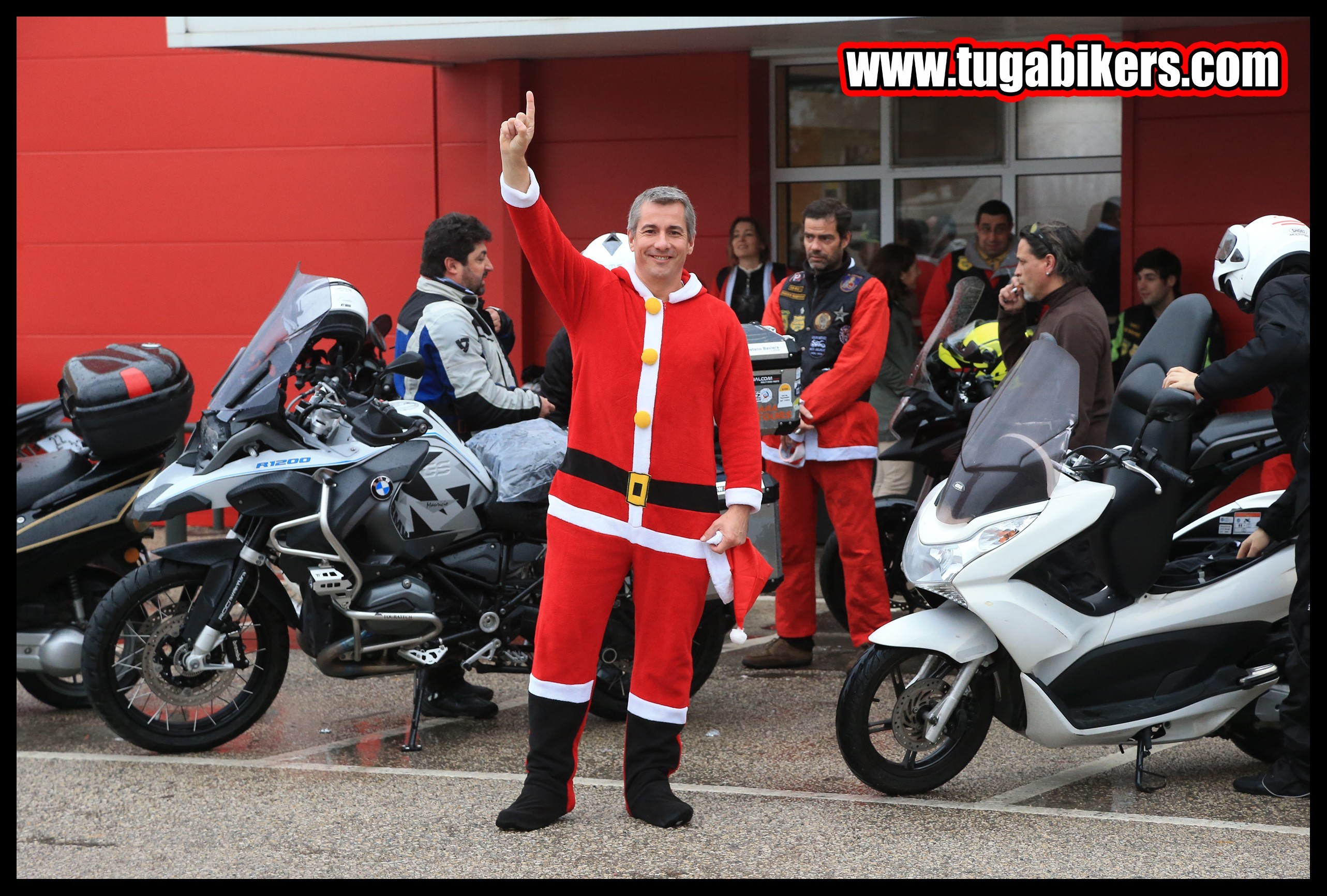 Entrega de Prendas de Natal Motards do Ocidente 2016 ElFuyT