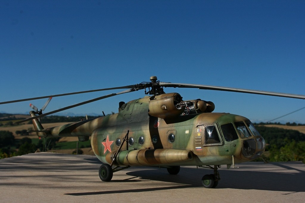 Hélico russe  MIL MI-8 - 1/35 - Trumpeter PPwuH0