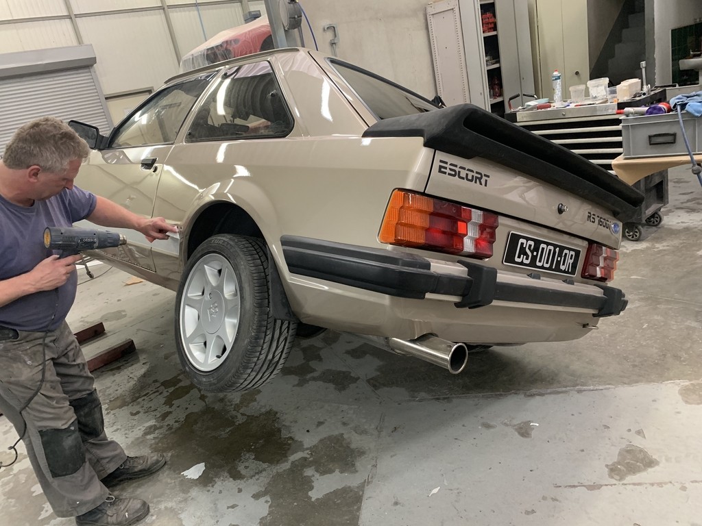 Reconversion de mon Escort MK3 Ghia en Escort RS 1600i - Page 14 WPO41A