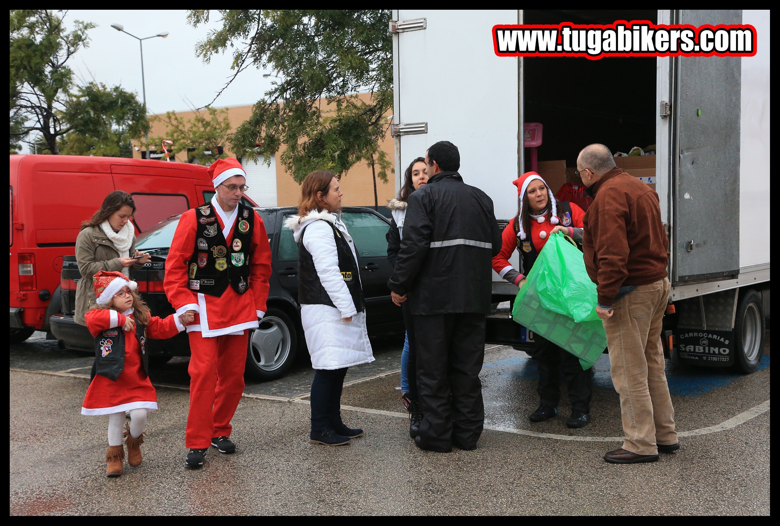 Entrega de Prendas de Natal Motards do Ocidente 2016 CqmUcS