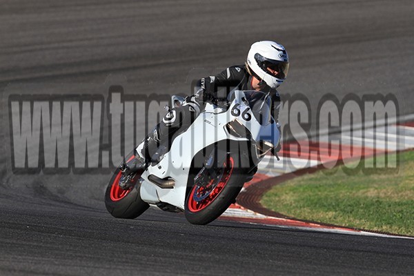 2016 Track Day Eybis 30 de Setembro a 2 Outubro e corrida Powertrophy 2 horas Endurance no Sbado J4ZTUN