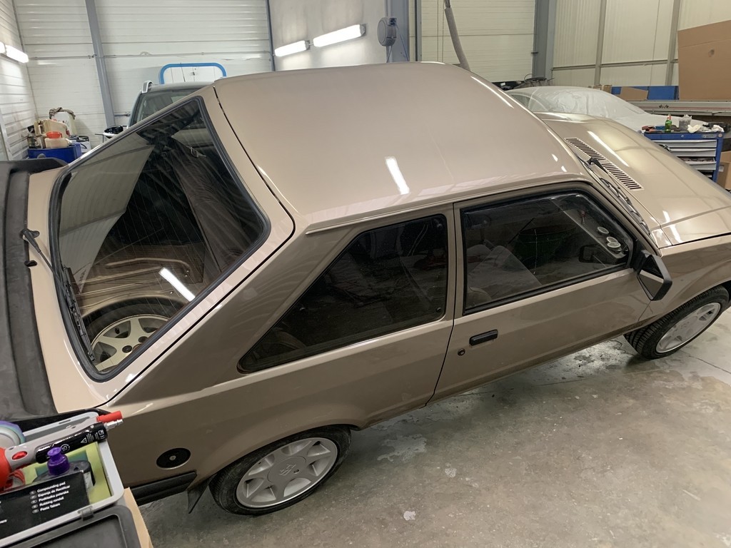 Reconversion de mon Escort MK3 Ghia en Escort RS 1600i - Page 14 TkrSZJ