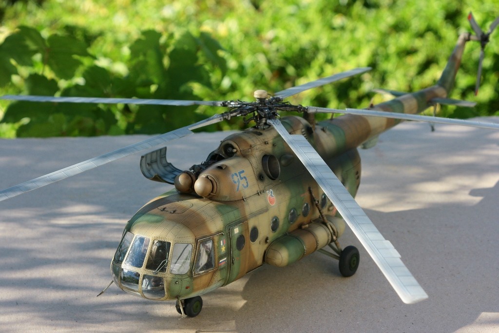 Hélico russe  MIL MI-8 - 1/35 - Trumpeter VA9a83