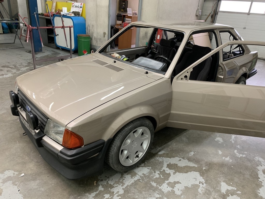 Reconversion de mon Escort MK3 Ghia en Escort RS 1600i - Page 14 Wl0rvo