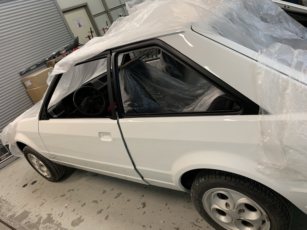 Et une de plus, Escort XR3 4V de 1981 4d8Kr0