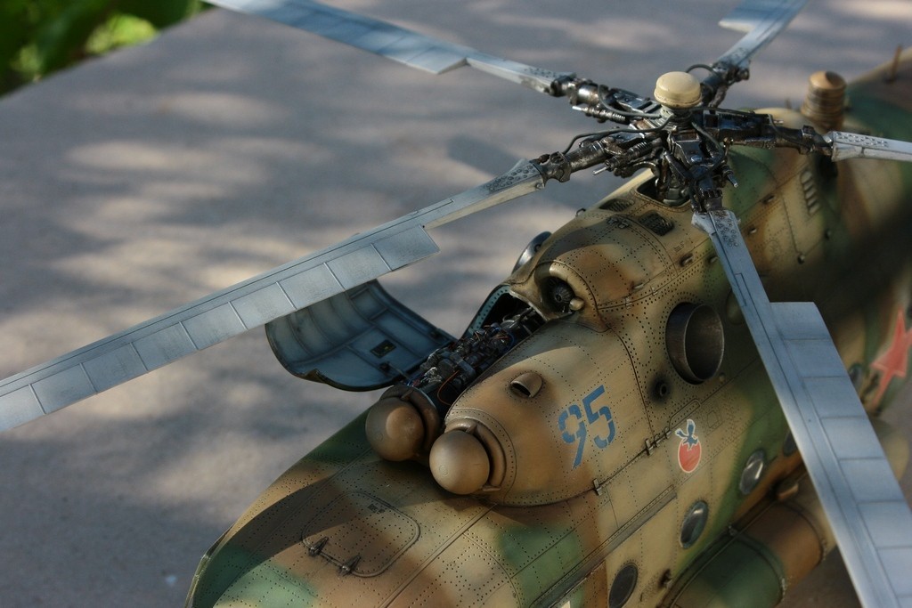 Hélico russe  MIL MI-8 - 1/35 - Trumpeter 84b0vY