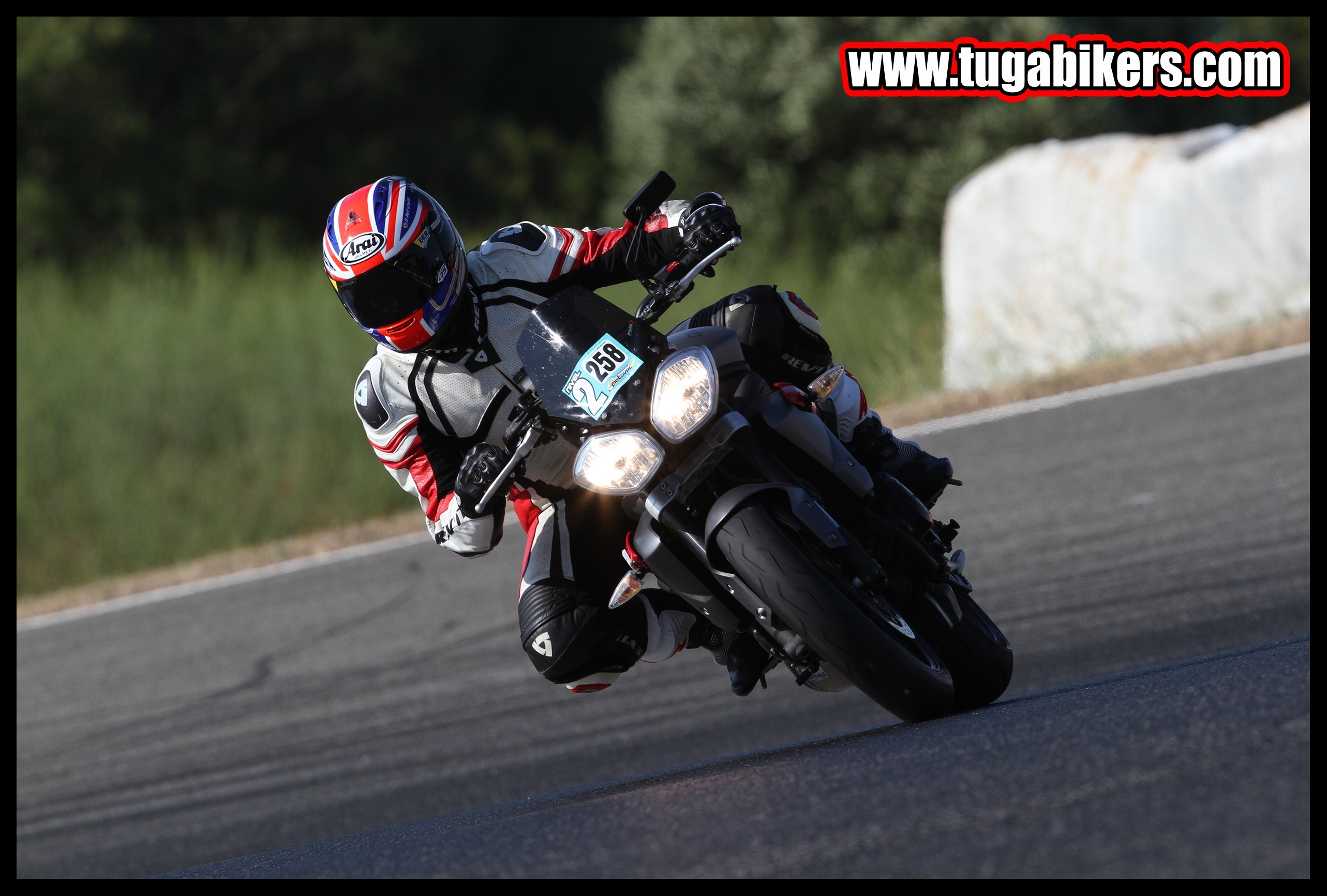 Track Day Motoval Estoril dias 25 e 26 Junho de 2016   DjLX9t