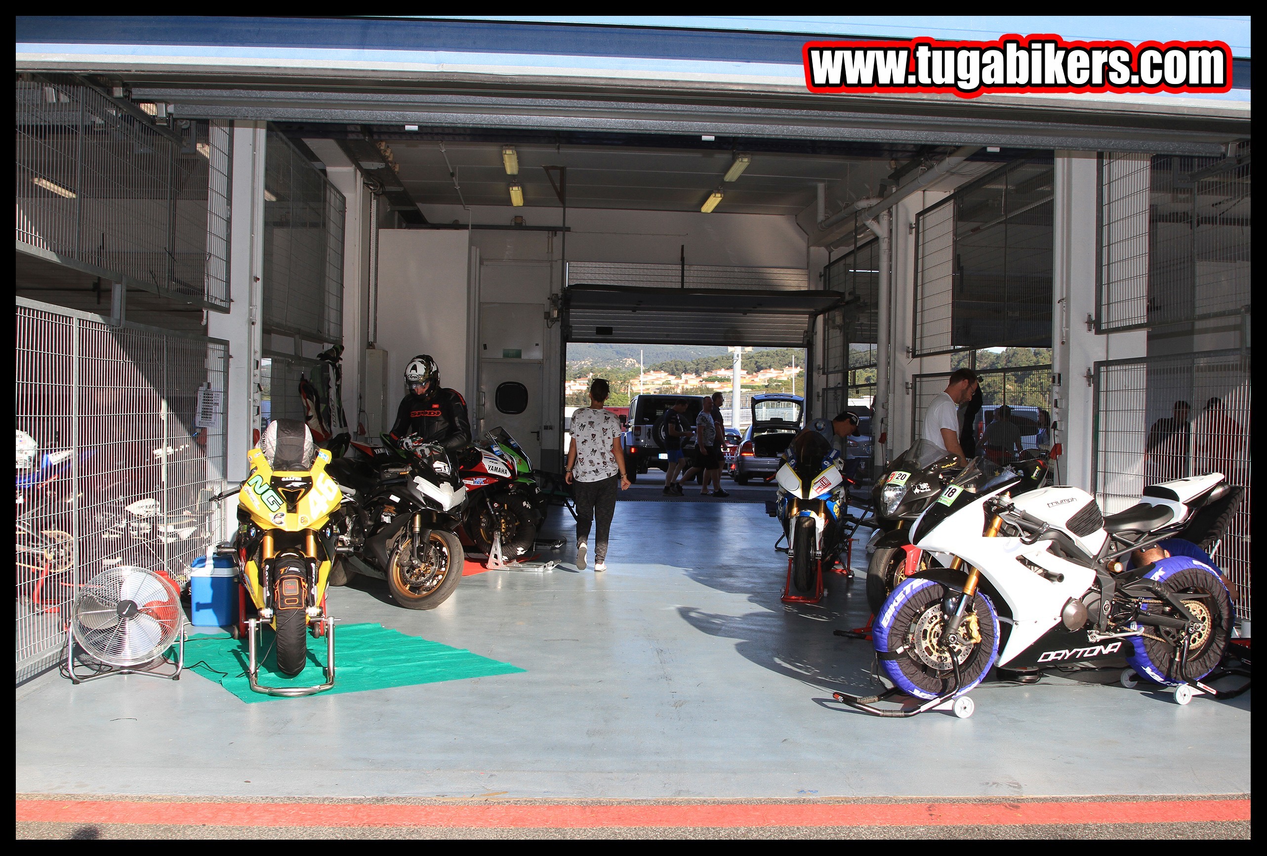 Track Day Motoval Estoril dias 3 e 4 Setembro de 2016 HvwSXD