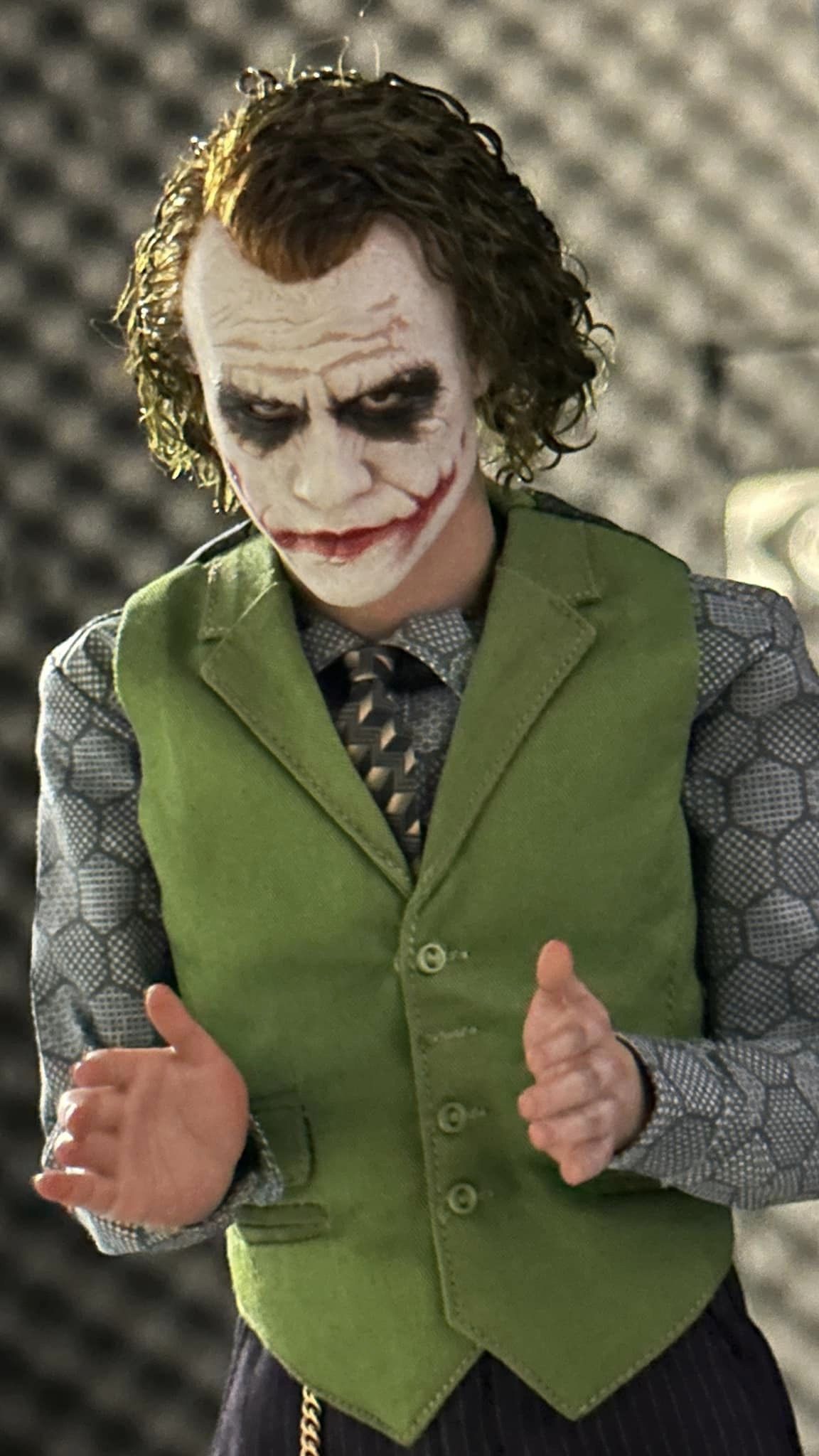 The Dark Knight : Joker (Heath Ledger)  - Page 3 J174oI