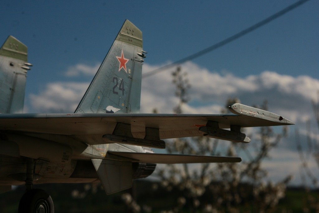 Sukhoi SU-27 Flanker B Trumpeter 1/32 TdE6wv