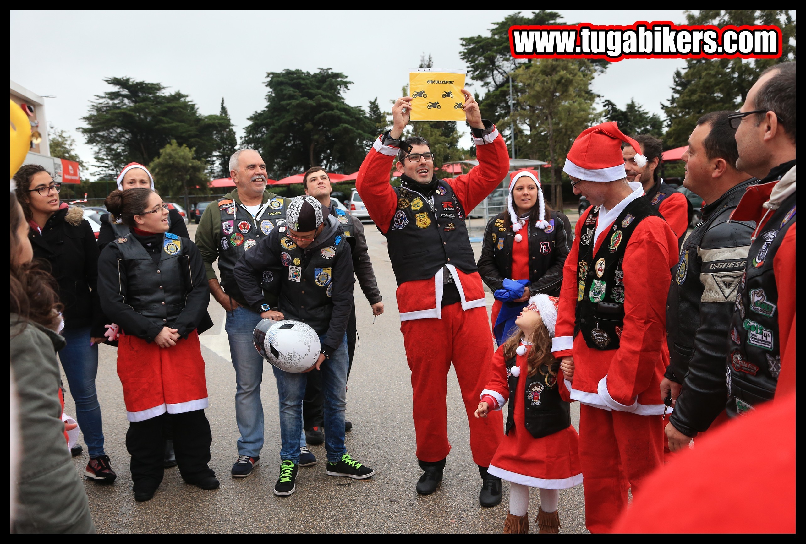 Entrega de Prendas de Natal Motards do Ocidente 2016 2dcMyn