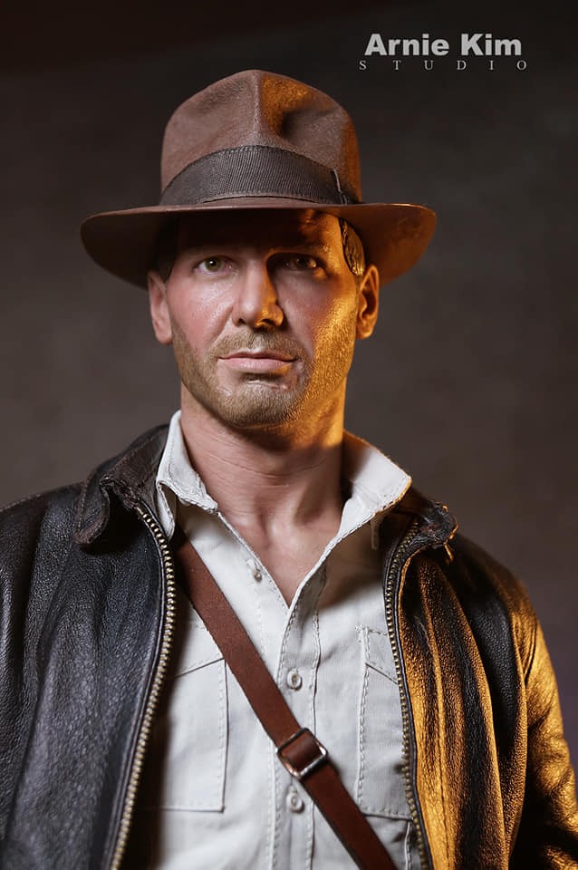 Indiana Jones Statue - Arnie Kim BuohuS