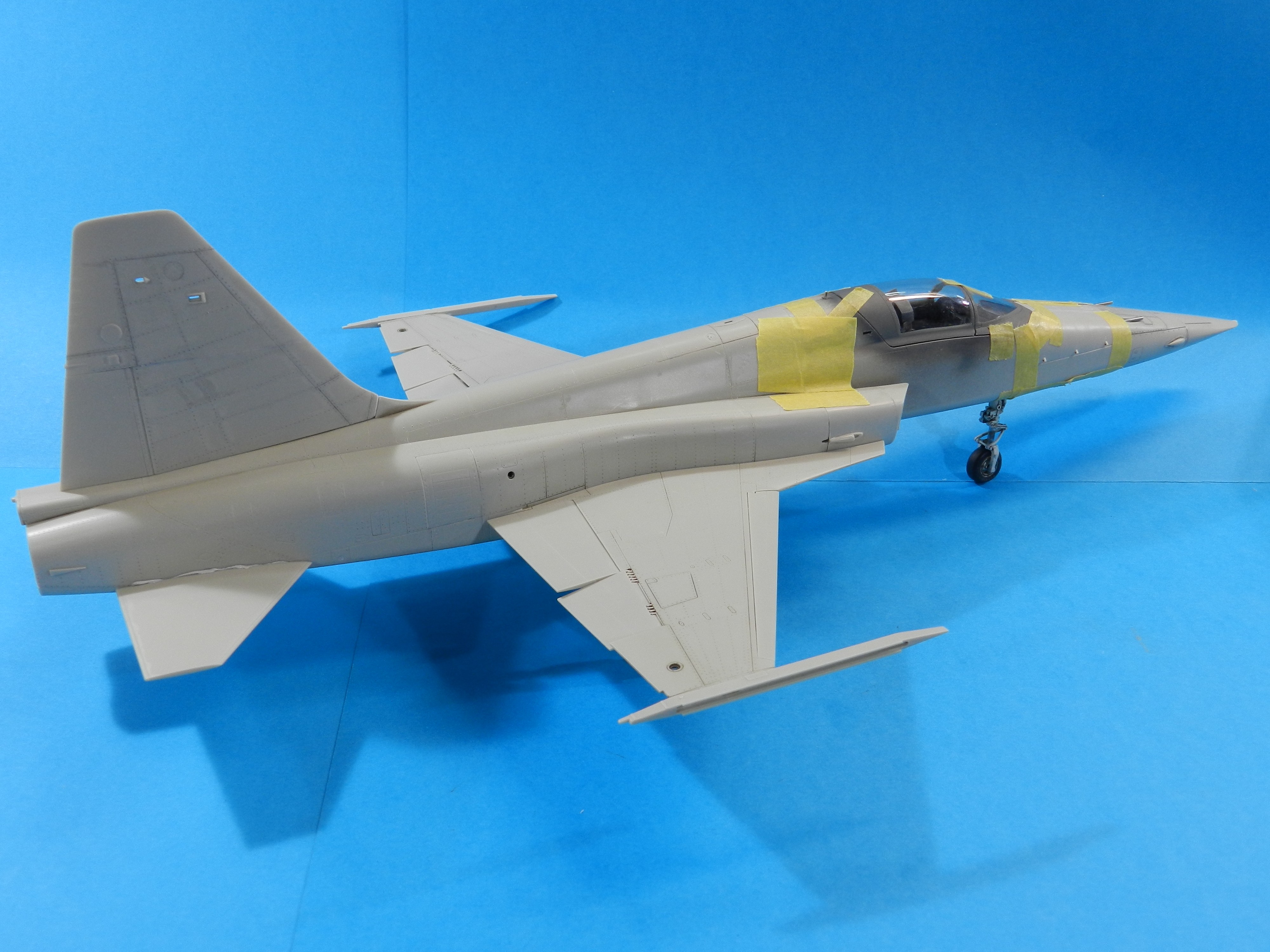 F-5E Aggressor 106 rouge VFC-111 Kittyhawk 1/32 - Page 3 JPHz6v