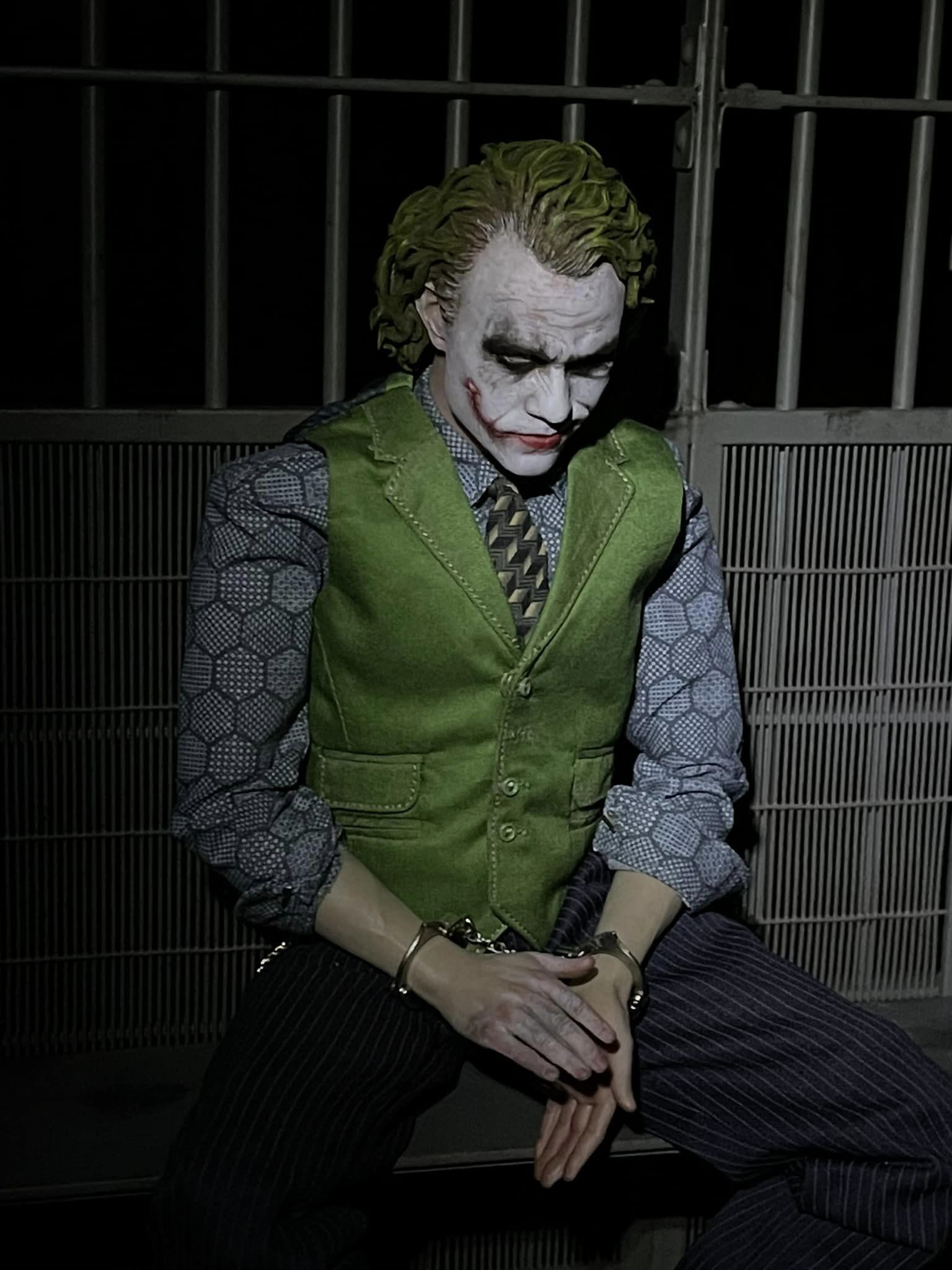 The Dark Knight : Joker (Heath Ledger)  - Page 3 Q1cqyW