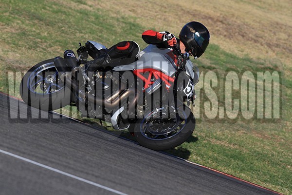 2016 Track Day Eybis 30 de Setembro a 2 Outubro e corrida Powertrophy 2 horas Endurance no Sbado REJ4kF