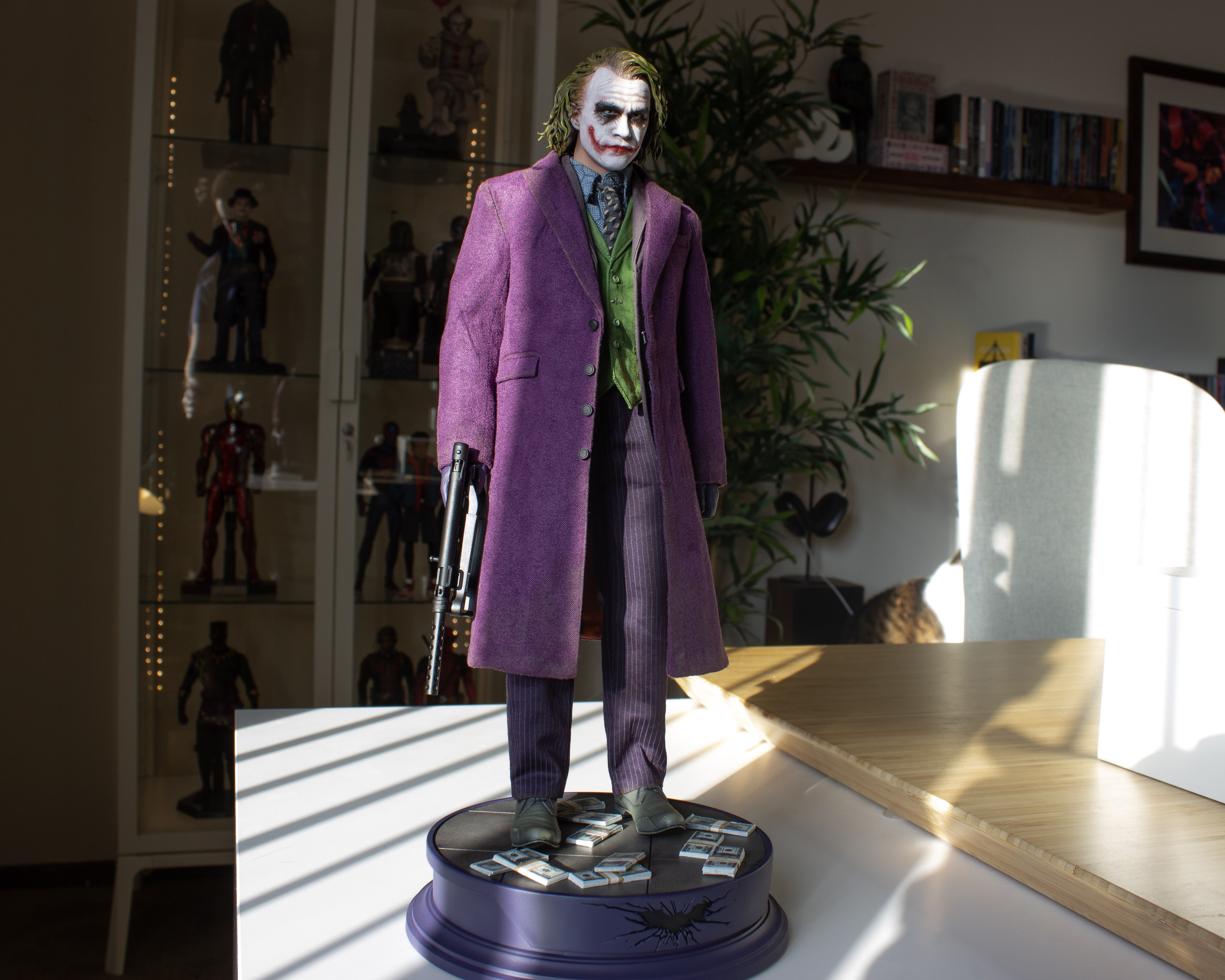 The Dark Knight : Joker (Heath Ledger)  - Page 3 TLnHvB