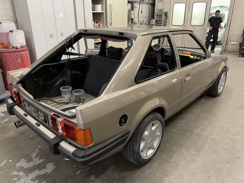 Reconversion de mon Escort MK3 Ghia en Escort RS 1600i - Page 14 DjFtsq