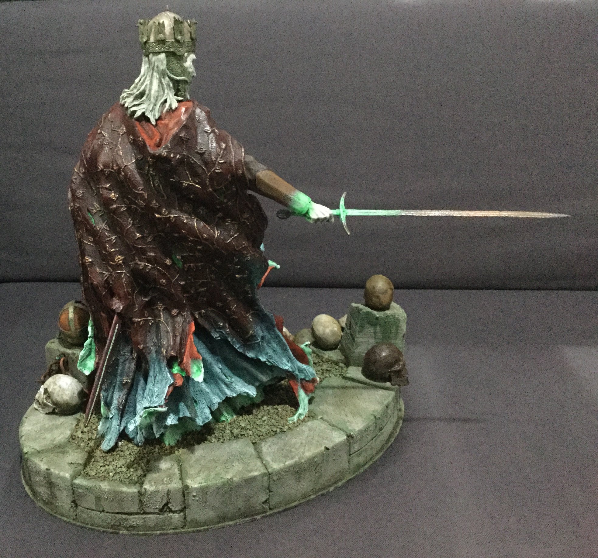 Weta King of the Dead repaint and custom stand JIzEnC