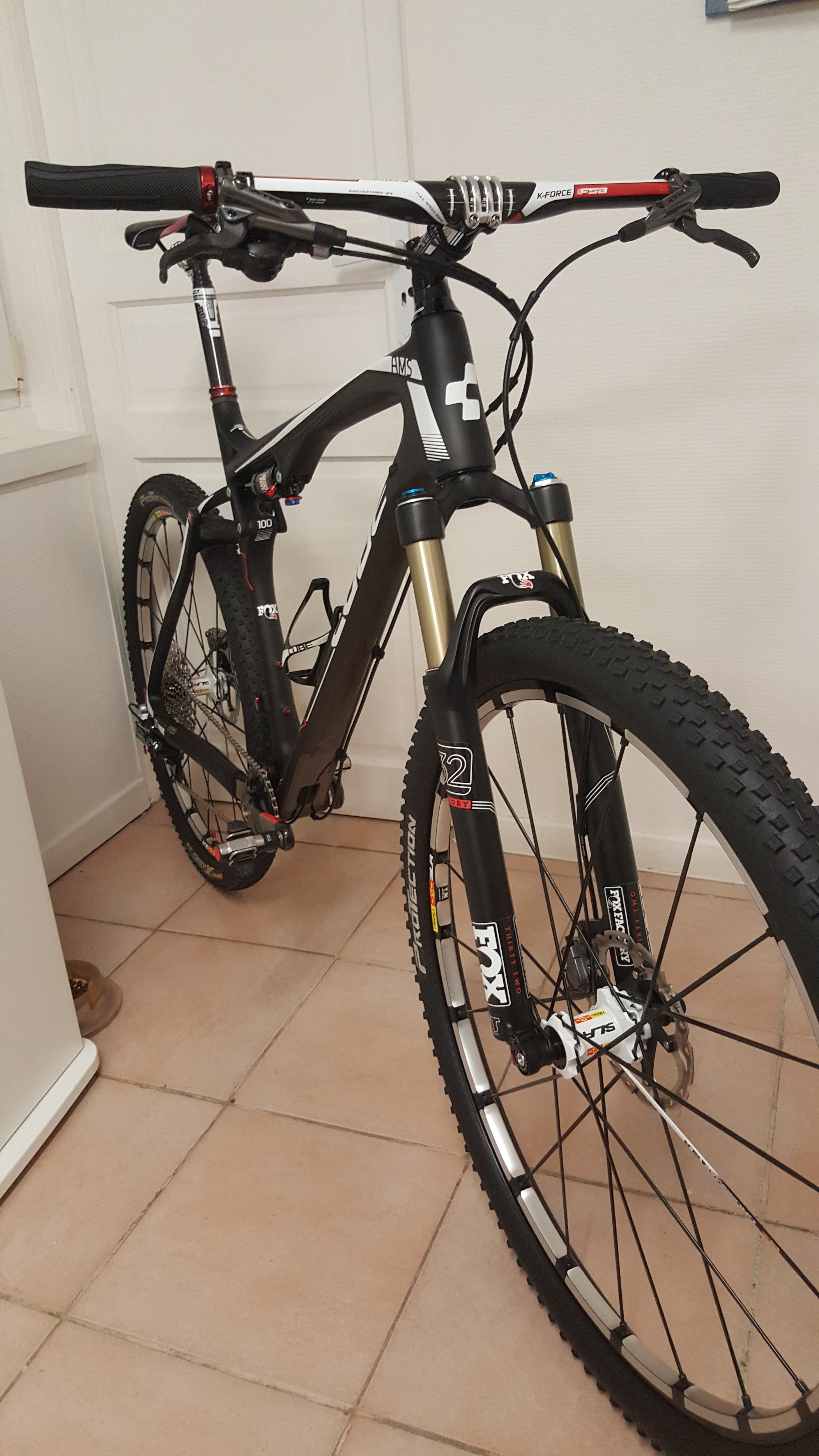 CUBE AMS 100 29' Super HPC Race Blackline. R9ORud