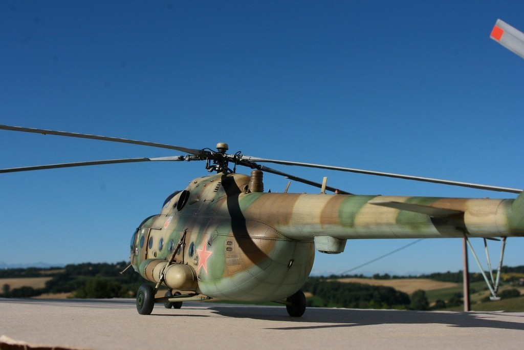 Hélico russe  MIL MI-8 - 1/35 - Trumpeter FvXAEM