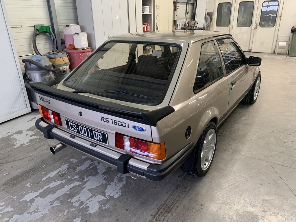 Reconversion de mon Escort MK3 Ghia en Escort RS 1600i - Page 14 Ly6VNg