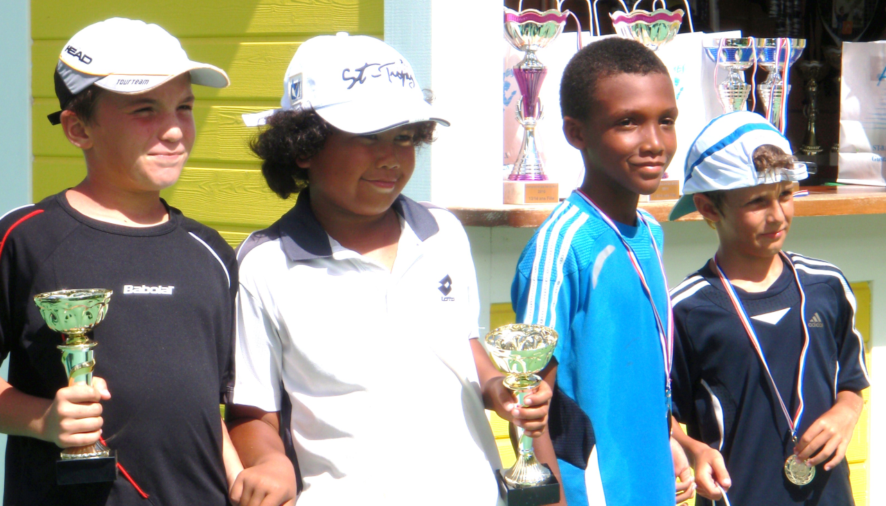 le St Barth Tennis Club a clôturé ce Dimanche 06 Juin les phases finales du Championnat par équipes jeunes des Isle du Nord . - 002