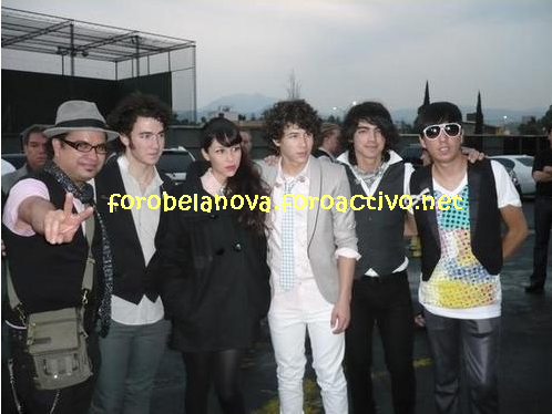 Belanova y Jonas Brothers