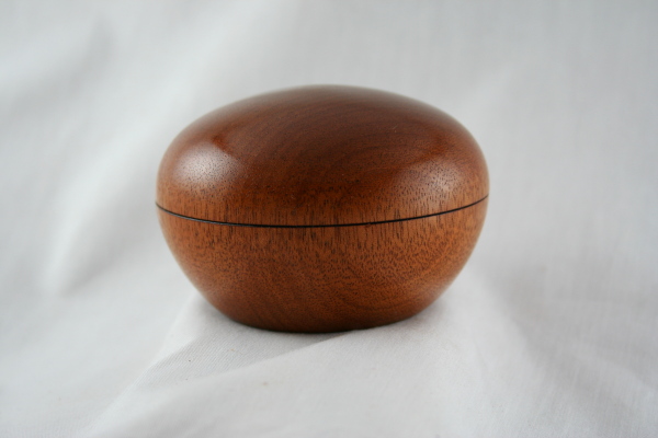 Small lidded mahogany box