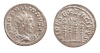 Mide 22 mm y pesa 3 gramos.
Moneda de plata acuñada en Roma (248-249 d.C.) 

Anverso: IMPPHILIPPVS AVG 
Busto del emperador con barba, corona radiada, vestido con toga y coraza, mirando hacia la derecha. 

Reverso: FIDES EXERCITVS 
Cuatro estandartes militares (vexillum), uno de ellos con el águila legionaria. 

RIC 62 ; Coh. 50 .