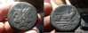 As republicano Jano bifronte laureado I sobre el busto (marca de valor=1)
proa de galera I (marca de valor=1) sobre ancla en campo derecho
32gramos-34 mm.
Exergo ROMA acuñada 209-208 A.C.