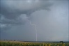 En matinée, fort orage avec de nombreux impacts touchent le nord du Poitou (La Roche/Rigault-86).