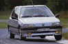 Peugeot 106 Xsi 1.4l:

Moteur : 4 cylindres en ligne 1360 cm³ 8 soupapes 
Puissance Maxi : 100 Ch (74 Kw) à 6800 tr/min (Régime Maxi 7250 tr/min)
Couple Maxi : 122 Nm (12.4 mKg) à 4200 tr/min (~ 73Ch)
Poids CEE en ordre de marche : 879 Kg (le plus élevé mesuré)
Rapport Poids/Puissance : 8.79 Kg/Ch & 84 Kw/T
Vitesse Maxi : 189 Km/h 
400m DA : 17 s. 
Km DA : 30.8 s. 
80 à 150 en 5 : 31.3 s. 

Peugeot 106 Xsi 1.6l:

Moteur : 4 cylindres en ligne 1587 cm³ 8 soupapes 
Puissance Maxi : 105 Ch (77 Kw) à 6200 tr/min (Régime Maxi 7250 tr/min)
Couple Maxi : 137 Nm (14 mKg) à 3500 tr/min (~ 68Ch)
Poids CEE en ordre de marche : 914 Kg (le plus élevé mesuré)
Rapport Poids/Puissance : 8.7 Kg/Ch & 84 Kw/T
Vitesse Maxi : 195 Km/h 
400m DA : 16.4 s. 
80 à 120 en 4 : 8.8 s. 
80 à 150 en 5 : 27 s.